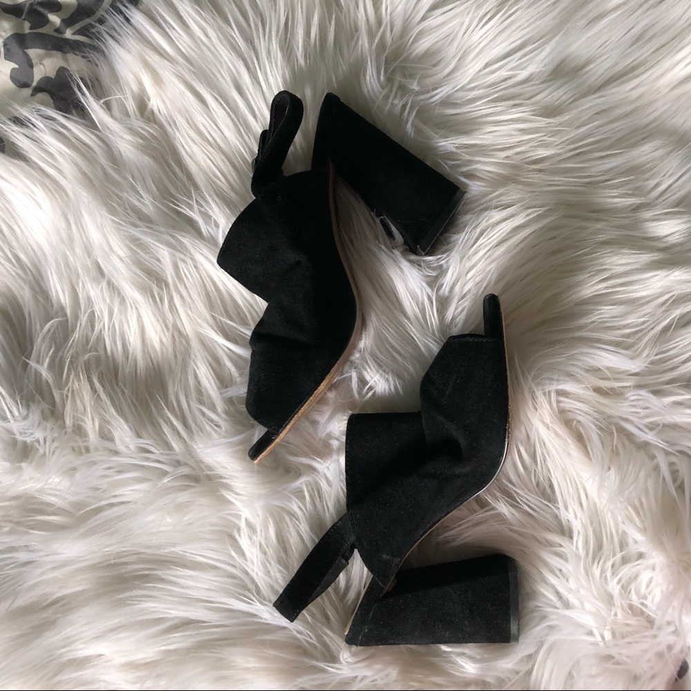 Kristin Caviliri x Chinese Laundry